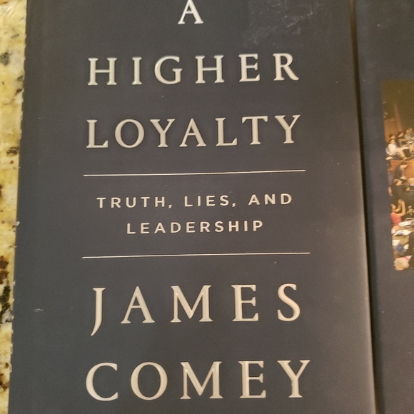 Books - Picture 5 of 16